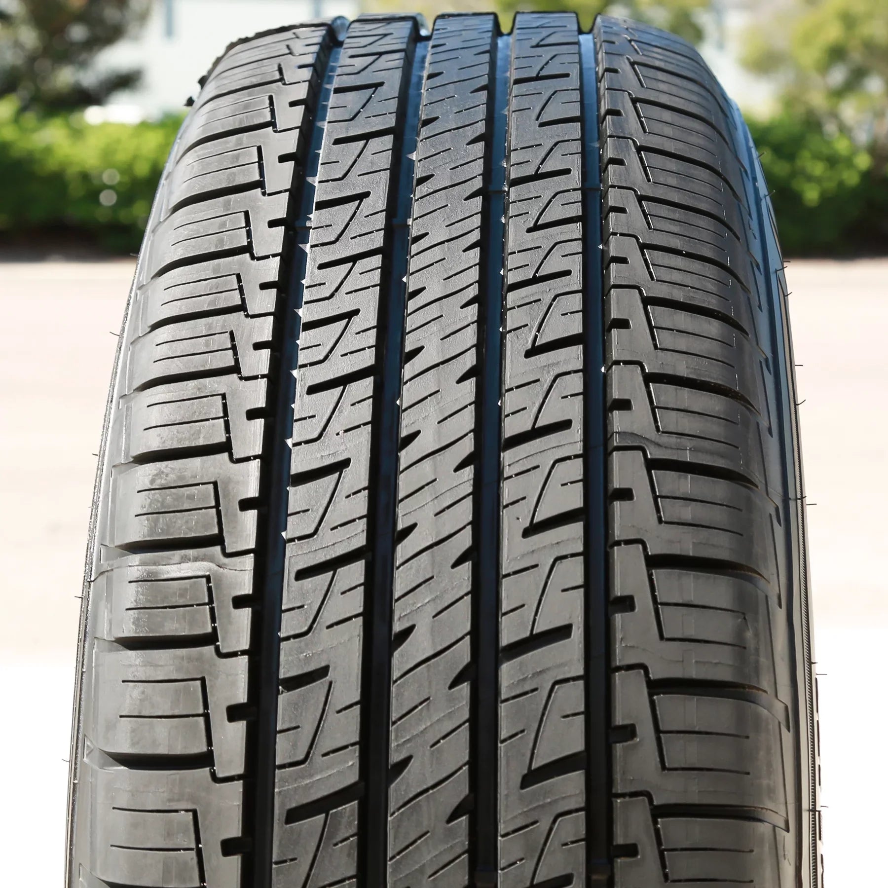 Goodyear Assurance Maxlife 215/55R18 94H All-Season Tire