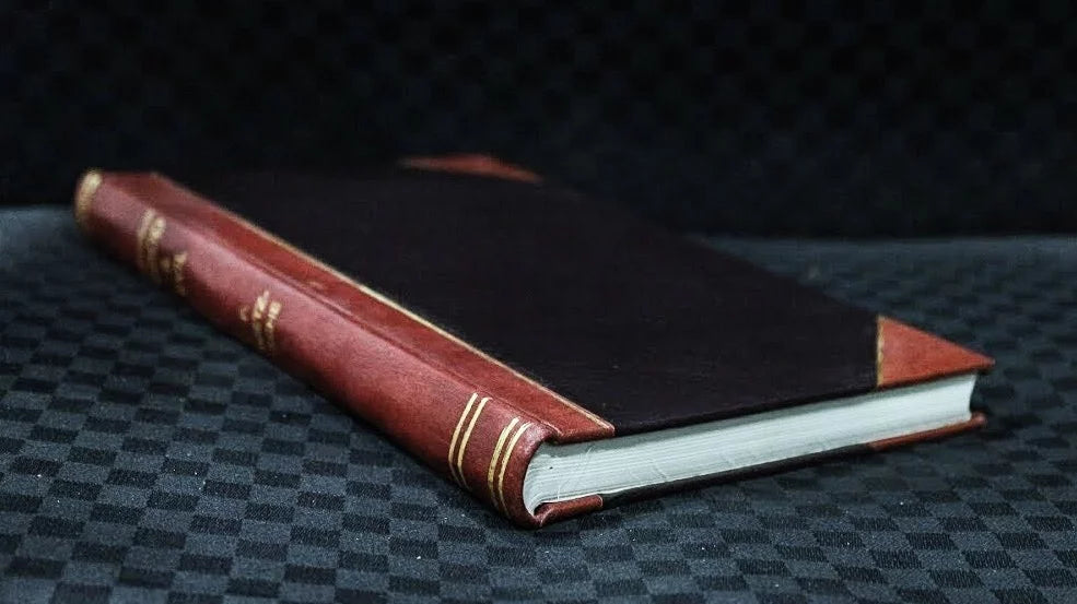 Les trois filles de m. Dupont, comedie en quatre actes (1910) [Leatherbound]
