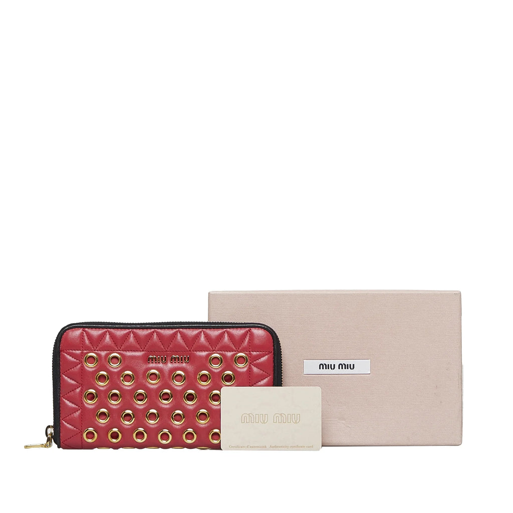 Pre-Owned Authenticated Miu Miu Grommet Zip Around Wallet Calf Leather Red Long Wallets Unisex (Good)