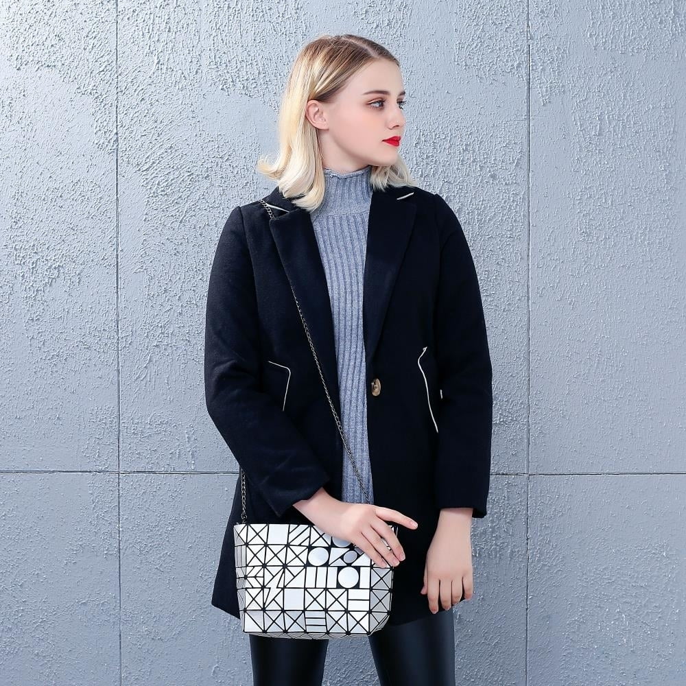 Gray Shoulder Handbag with Metal Chain and Stylish Geometric Design - Crossbody Messenger Bag Purse for Casual and