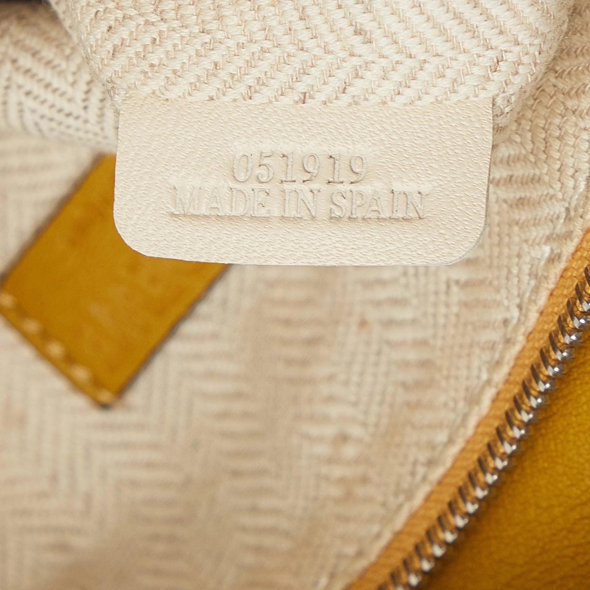 Pre-Owned Authenticated LOEWE Mini Puzzle Satchel Calf Leather Yellow Unisex (Good)