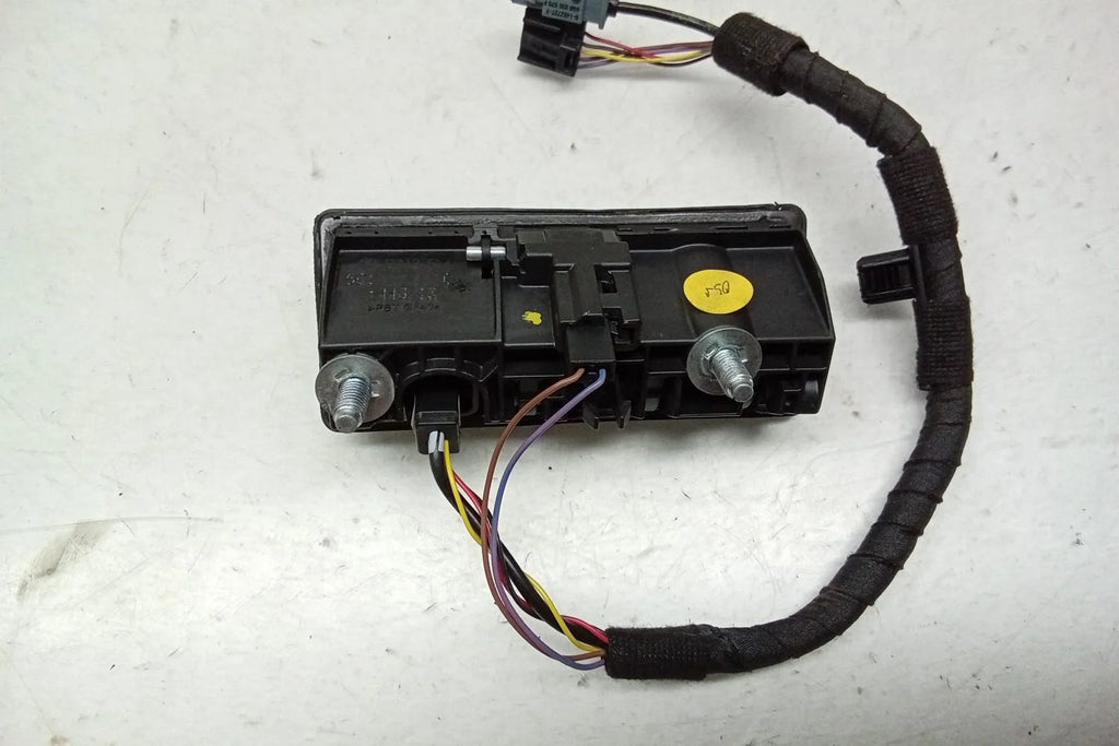 Pre-Owned 16 2016 Volkswagen Passat Decklid Mounted Backup Camera OEM (Good)